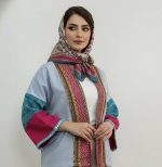 کراپ کت کوتاه زنانه سوزن دوزی ترکیبی با پارچه های ترکیبی طرح رُزا - تصویر 4